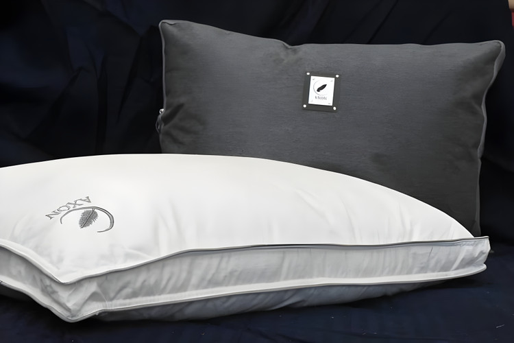 بالش پر آکسون مدل Continental مناسب خواب آرام و سالم