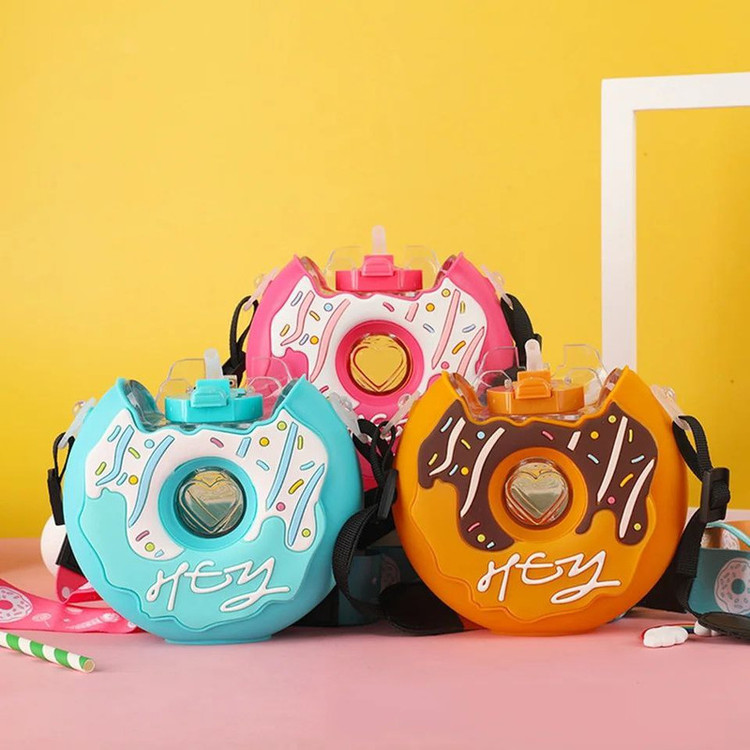 بطری آب کودک با طراحی دونات جذاب و رنگی