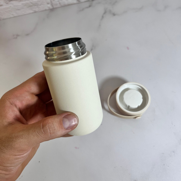 تراول ماگ پاستلی برای قهوه، چای و سایر نوشیدنیها