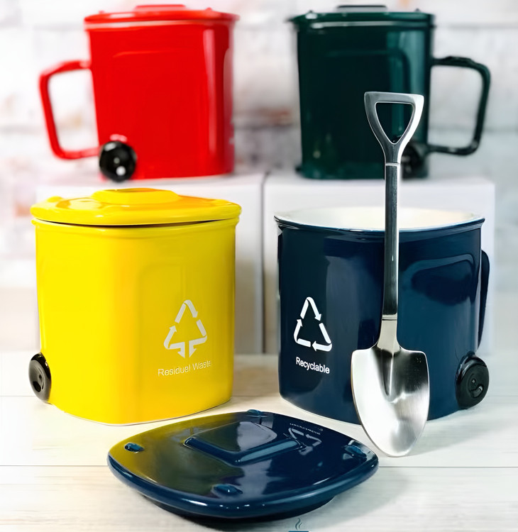 لیوان سرامیکی کارتونی شکل سطل همراه بیل کوچک