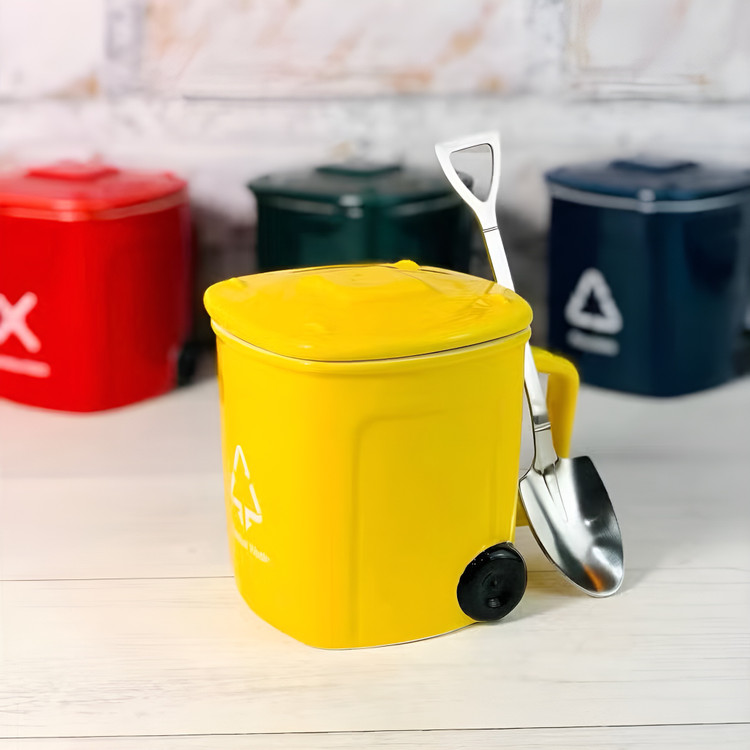 لیوان فانتزی سرامیکی الهام گرفته از سطل و بیل شنی