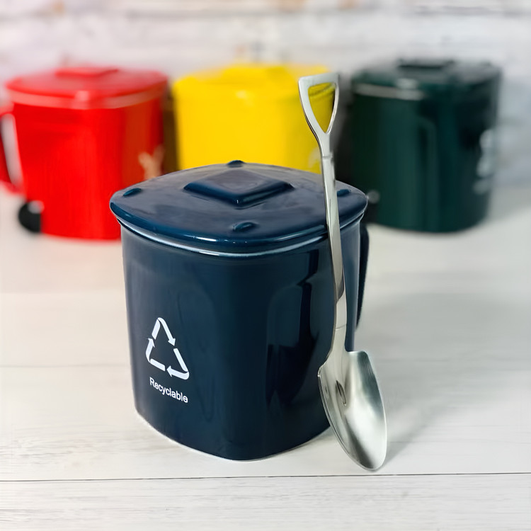 ماگ فانتزی خلاقانه با تم ساحلی و بیل رنگی