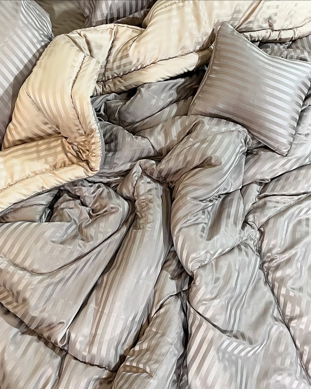 ست خواب شیک چهار فصل از جنس ساتن ابریشم نرم