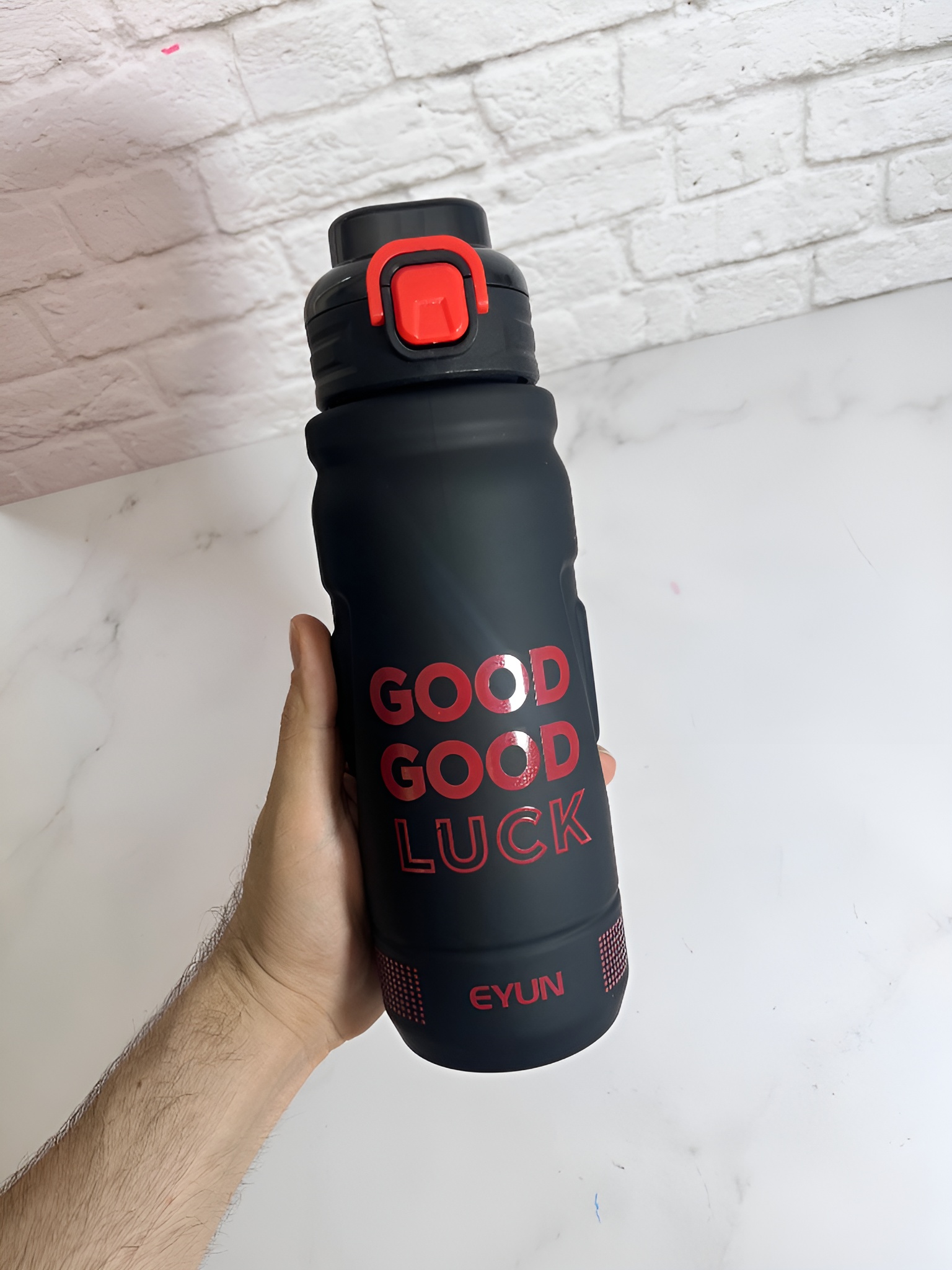 قمقمه EYUN اسپرت با طرح ساده و نوشته جذاب