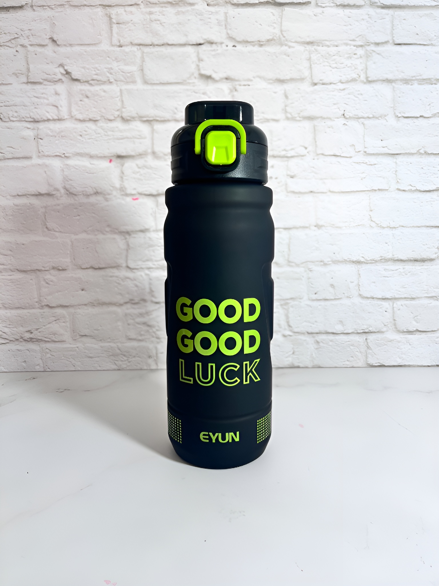 بطری ورزشی EYUN طرح Good Luck مناسب فعالیت روزانه