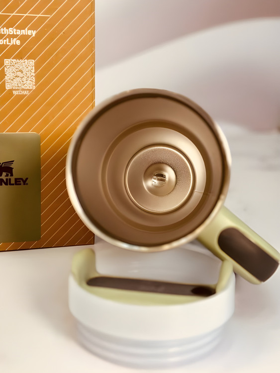 تراول ماگ استنلی Quencher سبز زیتونی حجم ۳۰ oz