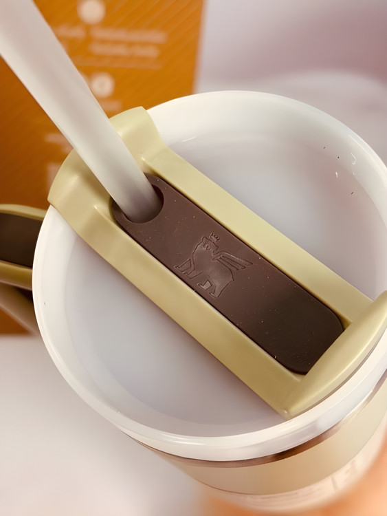 تراول ماگ استنلی Quencher سبز زیتونی حجم ۳۰ oz