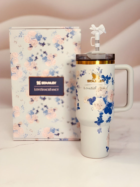 تراول ماگ استنلی Quencher آبی با طراحی مقاوم و جذاب