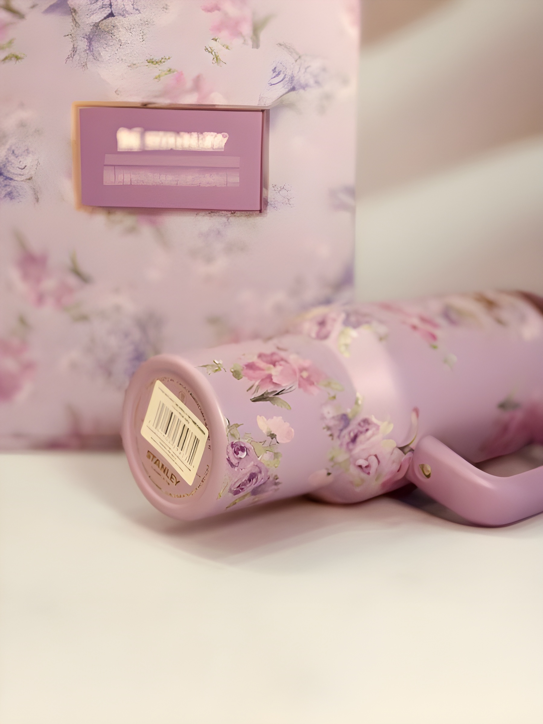 تراول ماگ استنلی Quencher بنفش با طراحی مقاوم و جذاب