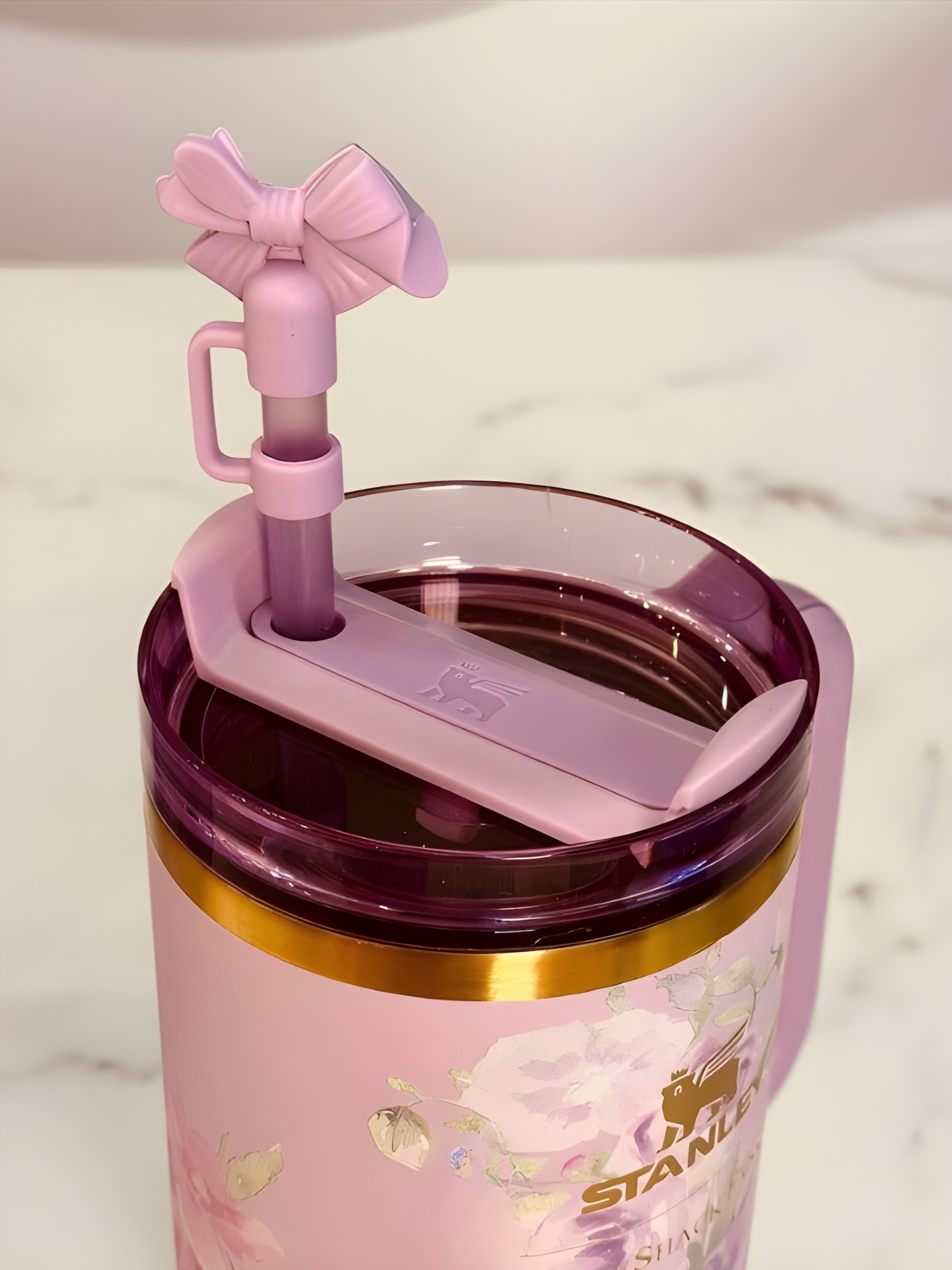 ماگ بنفش استنلی Quencher با بستهبندی لوکس