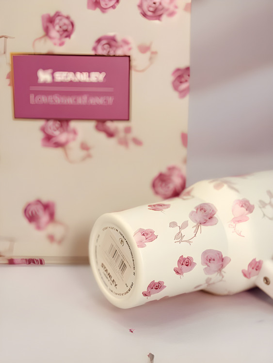 ماگ استنلی Quencher سفید برای نوشیدنیهای گرم و سرد