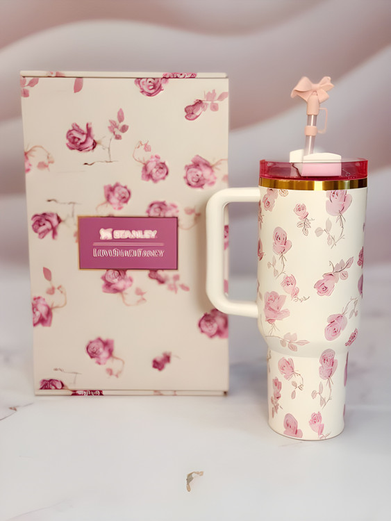 ماگ سفید استنلی Quencher مناسب استفاده روزانه و سفر