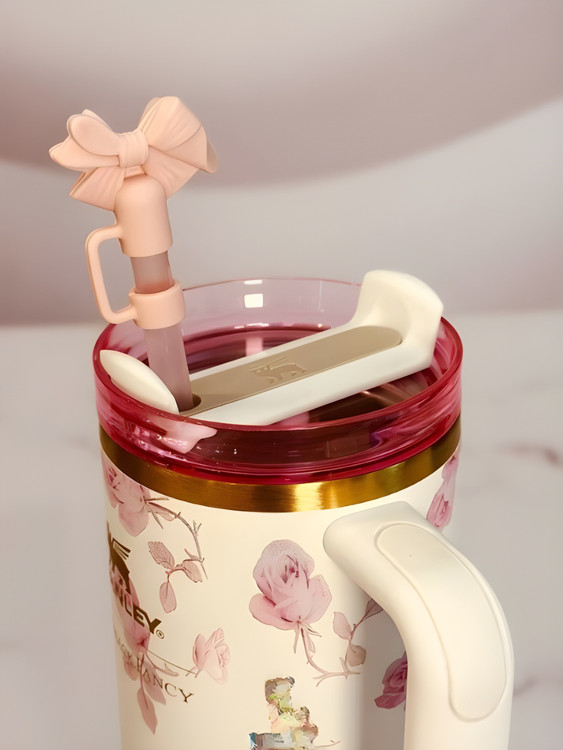 ماگ استنلی Quencher سفید مناسب هدیه دادن