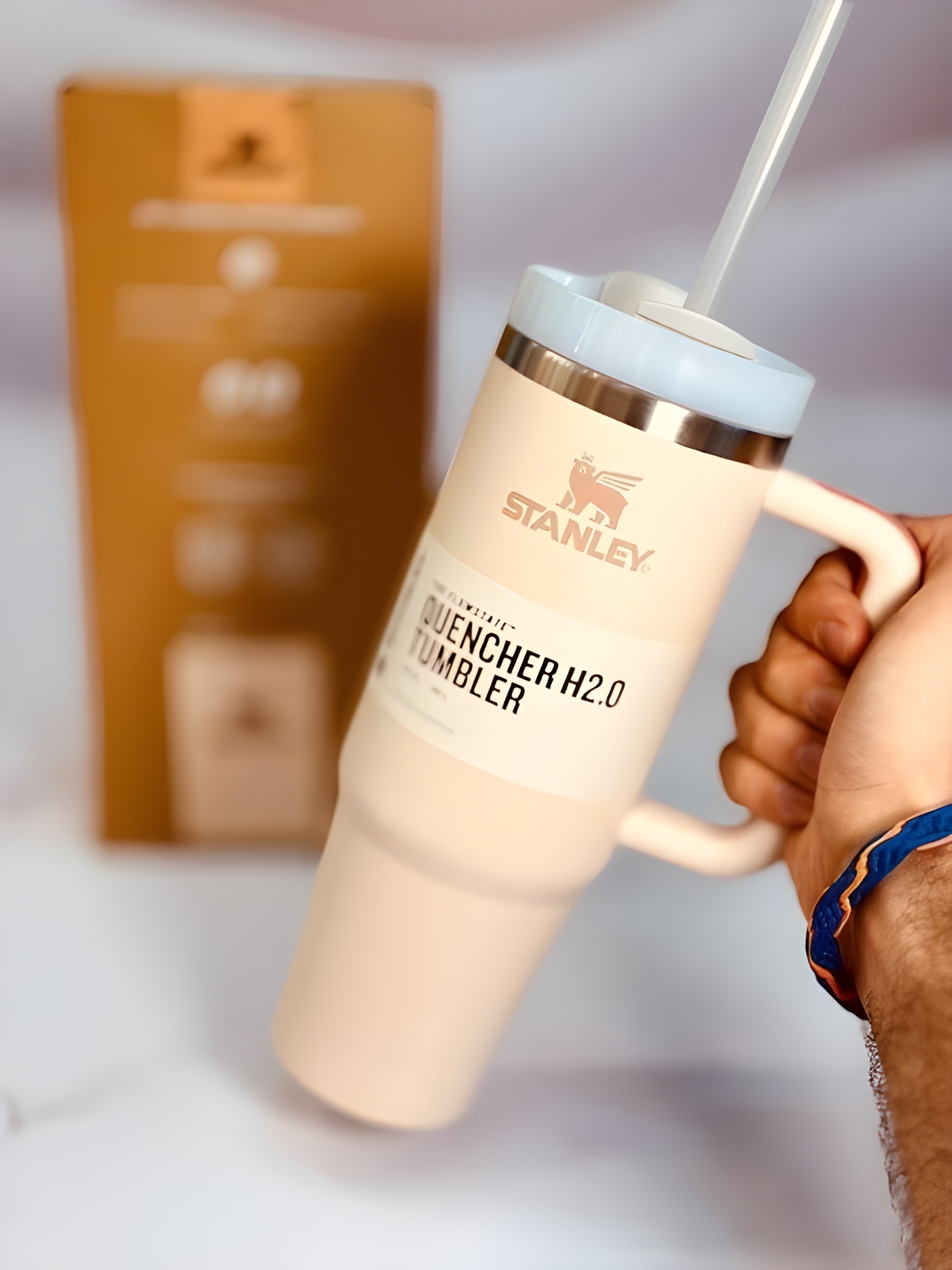 تراول ماگ استنلی Quencher صورتی کم‌ رنگ 30 oz