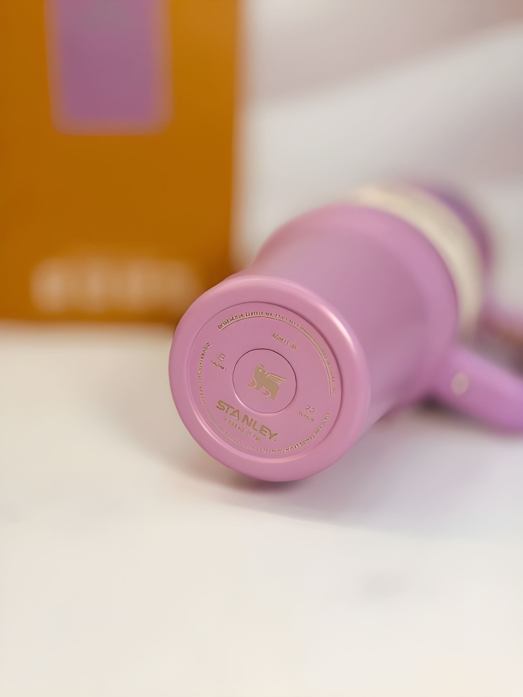 تراول ماگ استنلی Quencher بنفش با کیفیت بالا و طراحی مدرن