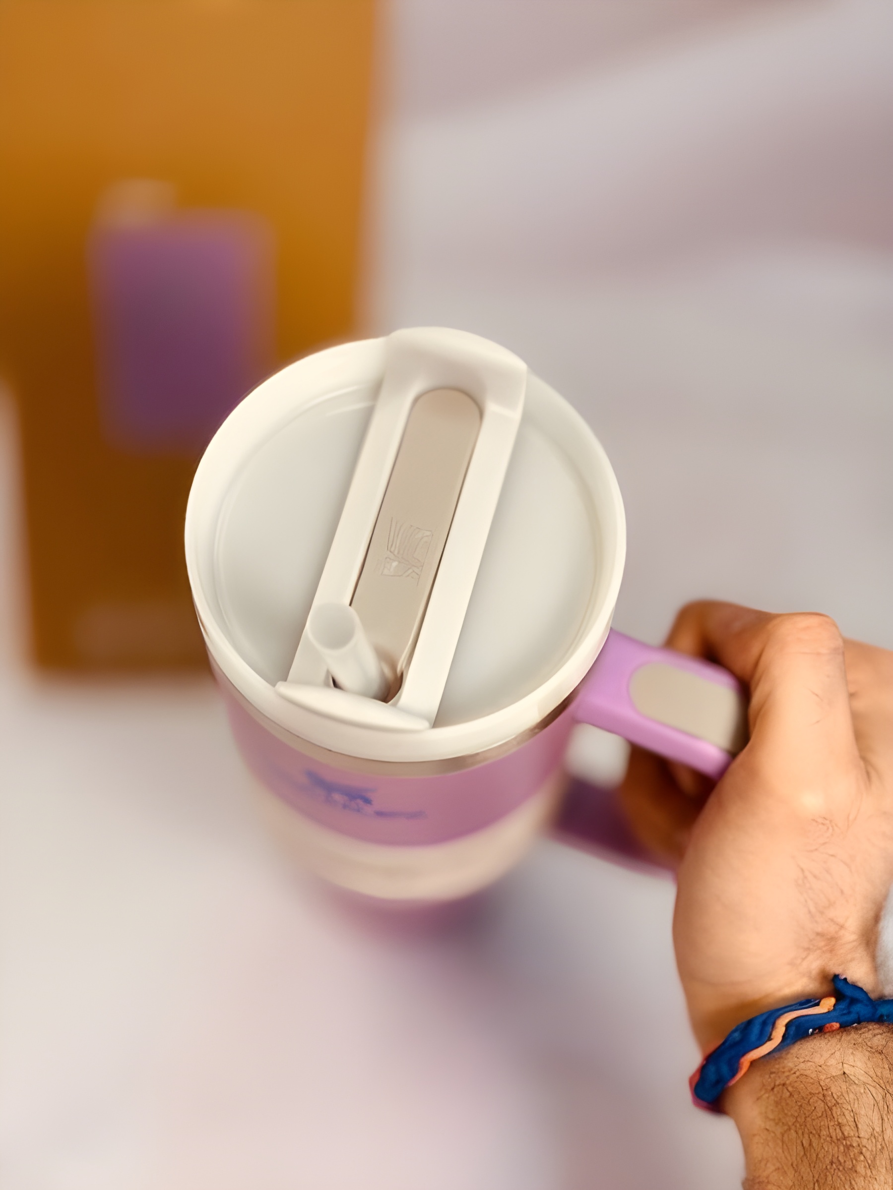 تراول ماگ استنلی Quencher بنفش با طراحی مقاوم و شیک