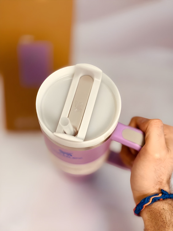 تراول ماگ استنلی Quencher بنفش با طراحی مقاوم و شیک