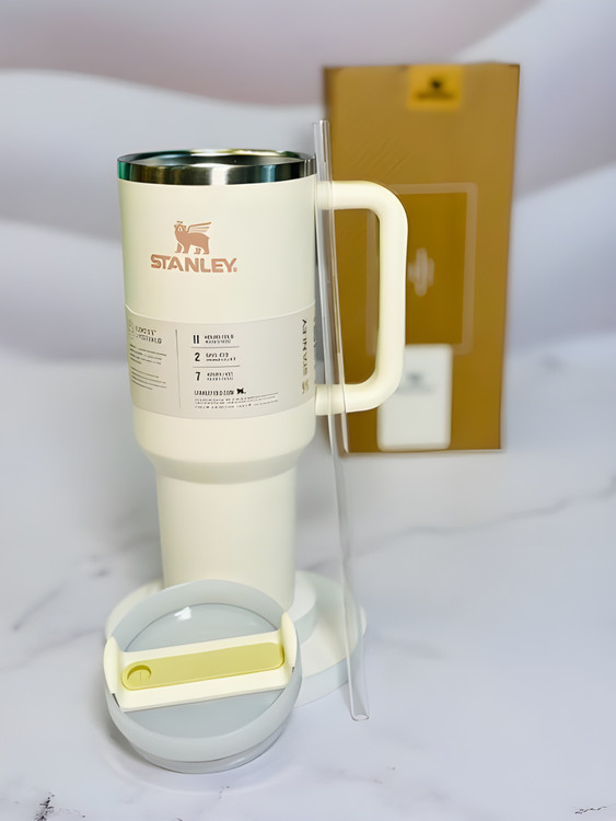 تراول ماگ استنلی Quencher سفید 1.18L