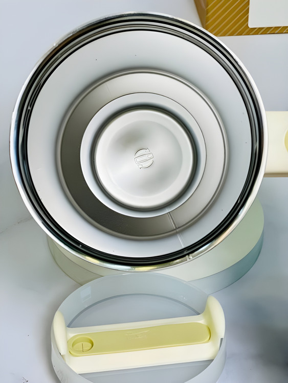 تراول ماگ استنلی Quencher سفید 1.18L