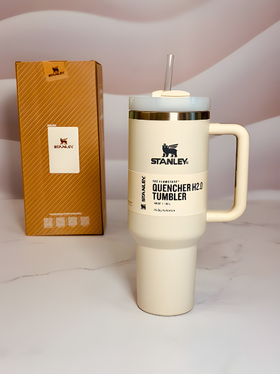 تراول ماگ استنلی Quencher با طراحی مقاوم و مدرن