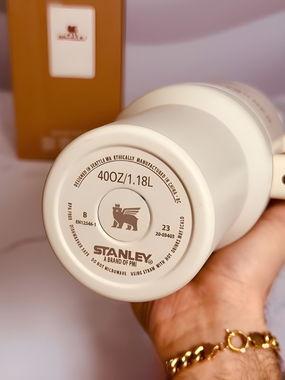 ماگ سفید استنلی Quencher قابل حمل و بادوام