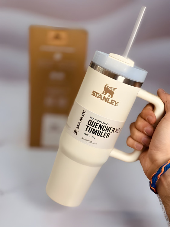 ماگ استنلی Quencher 30 اونس با دسته ارگونومیک و درب ضدریزش