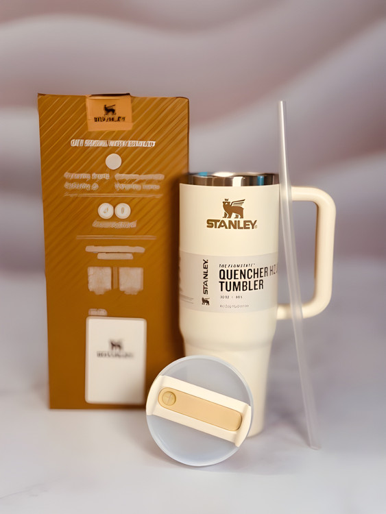 ماگ قابل حمل استنلی Quencher رنگ شیری مناسب برای سفر و رفت و آمد