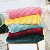 پتو تکرنگ دو نفره با طراحی ساده و شیک