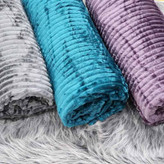 پتو ساده تکرنگ با طراحی کلاسیک