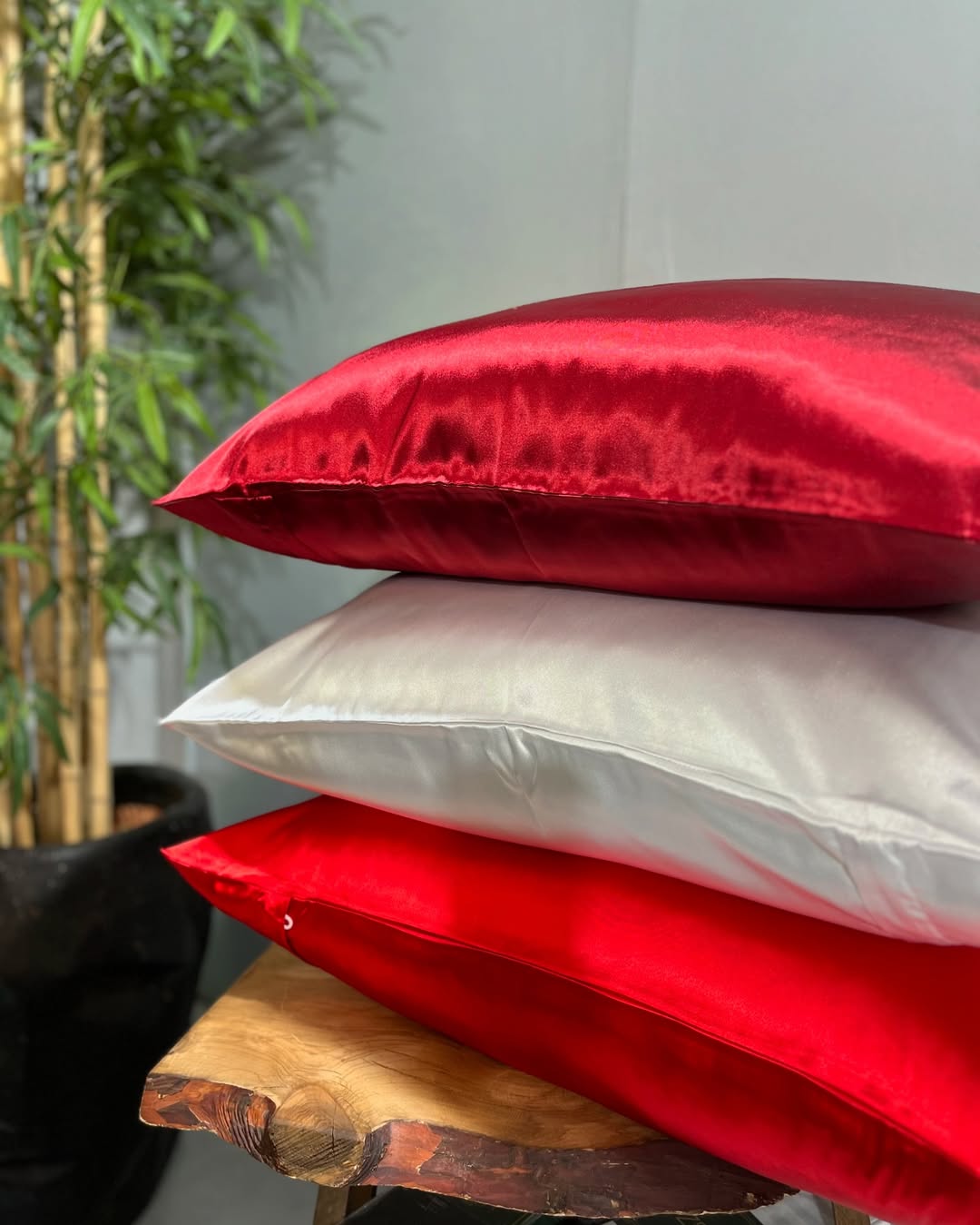 روبالشتی ساتن ابریشم ساده با جلوه لوکس