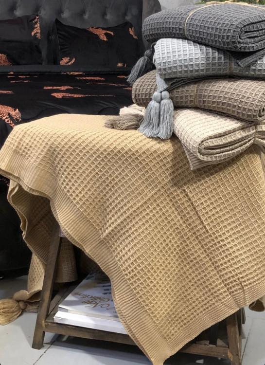 شال مبل بافتی طرح پیکه نرم و لطیف