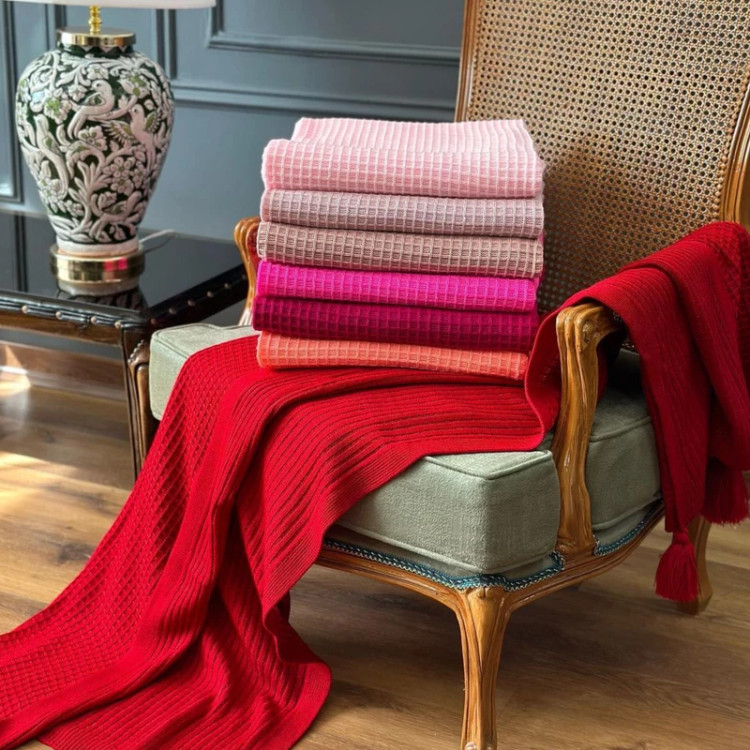 شال مبل بافتی طرح پیکه سایز 170×140 سانتیمتر