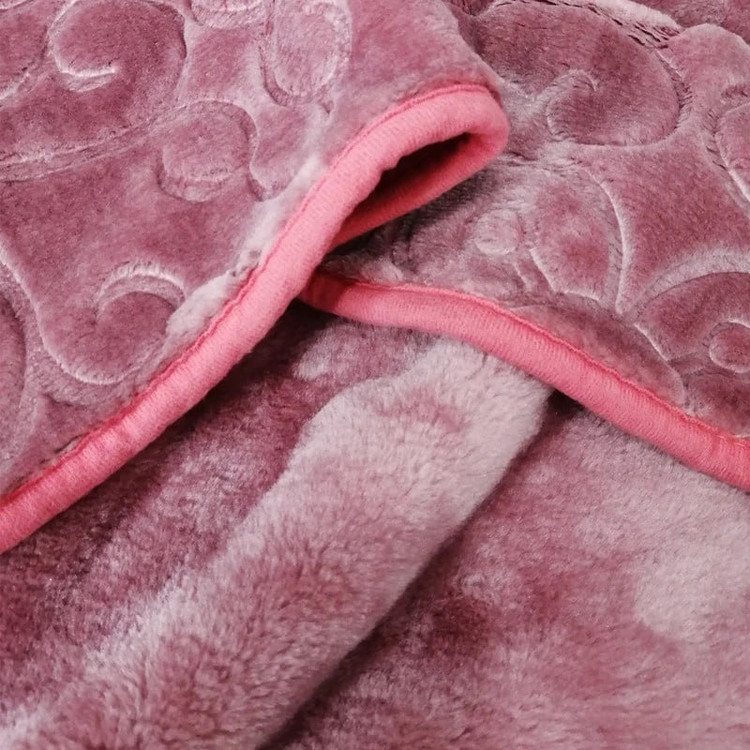 پتو گل برجسته گلبافت مناسب استفاده خانگی