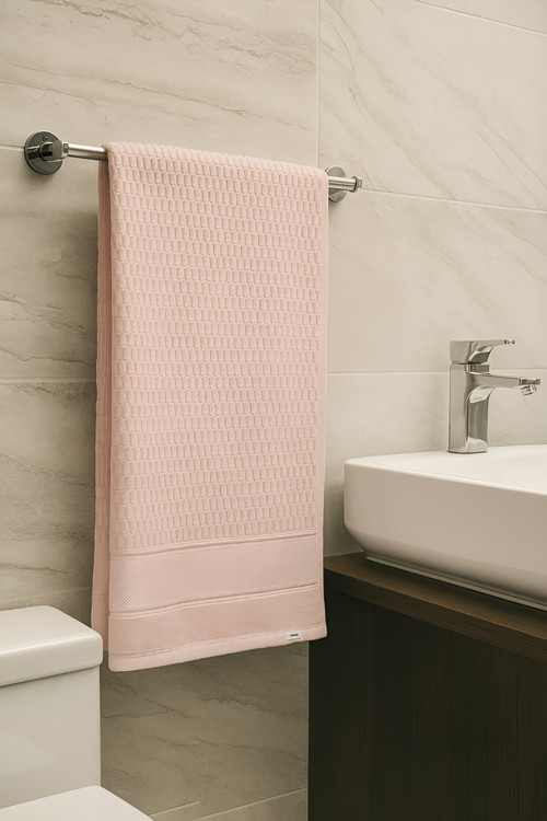 حوله پنبهای ترکیهای با کیفیت بالا و لطافت عالی