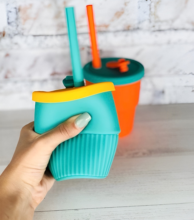 ماگ سیلیکونی انعطافپذیر همراه نی با طراحی مدرن