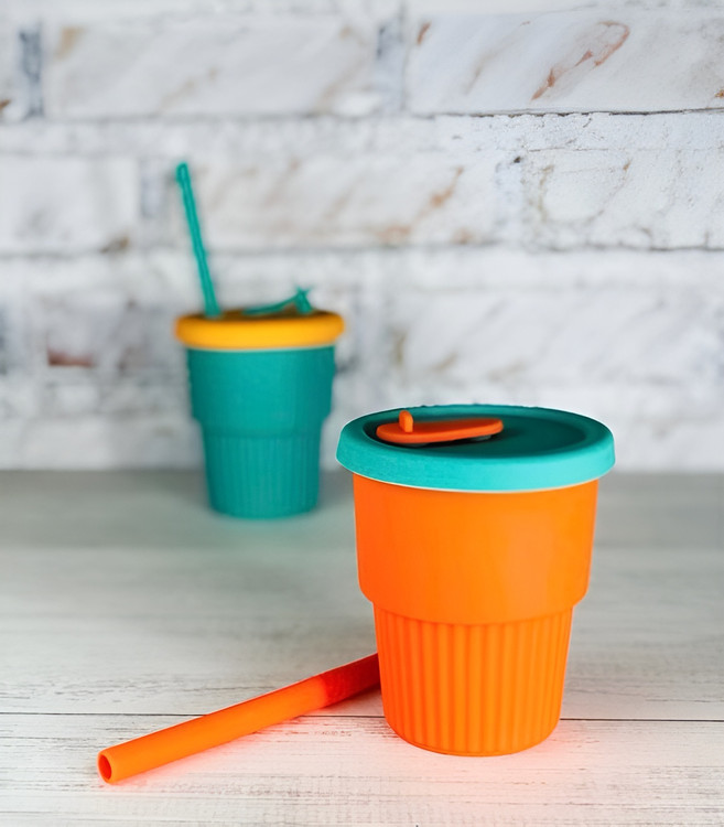 ماگ سفری سیلیکونی تاشو همراه با نی بادوام