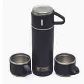 فلاسک نیم لیتری با سه لیوان مسافرتی همراه