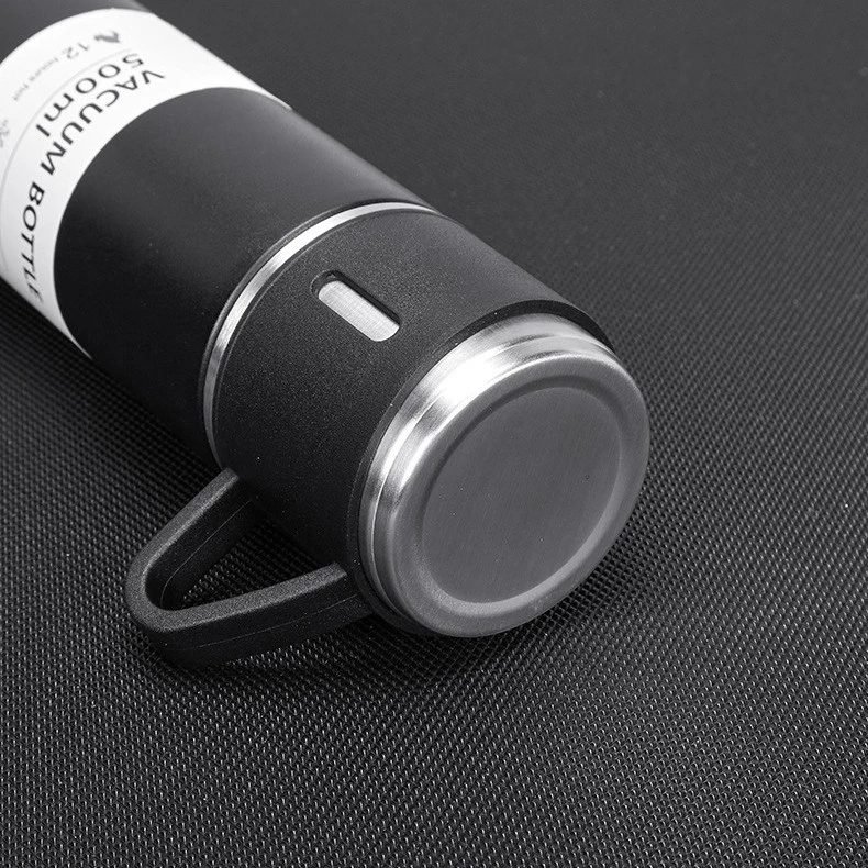 فلاسک 0.5 لیتری مدل VACUUM FLASK به همراه ست سه‌تایی لیوان