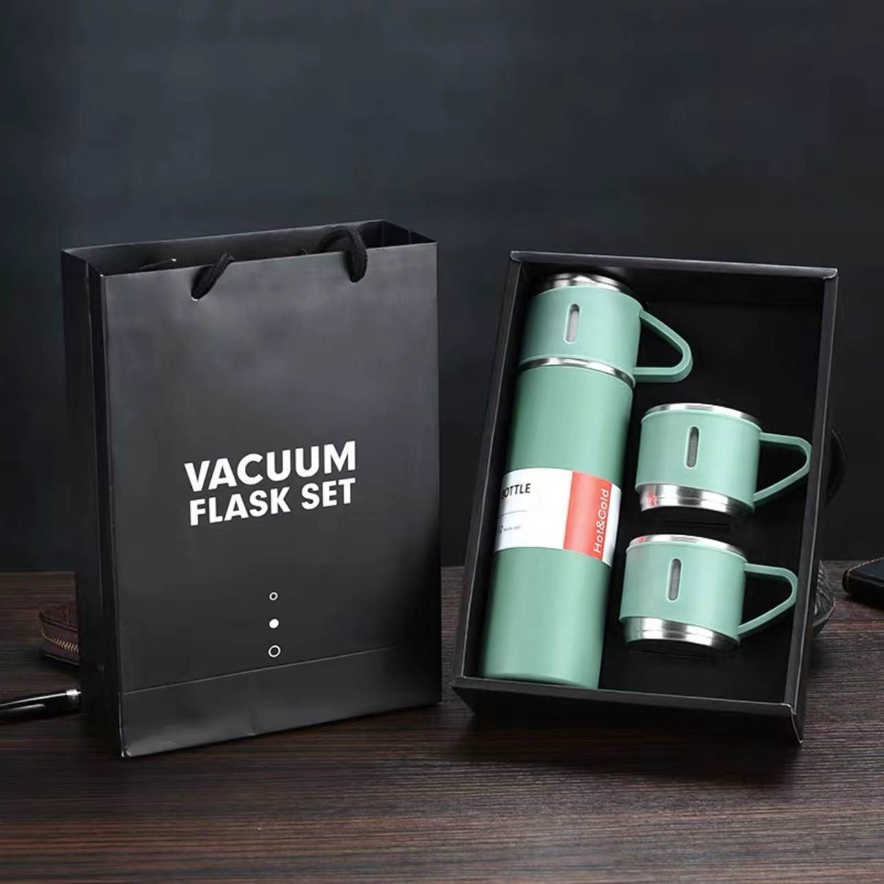 مجموعه فلاسک و لیوان سفری VACUUM FLASK با ظرفیت نیم لیتر