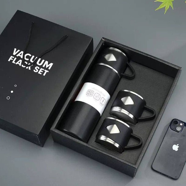 مجموعه فلاسک و لیوان سفری VACUUM FLASK با ظرفیت نیم لیتر