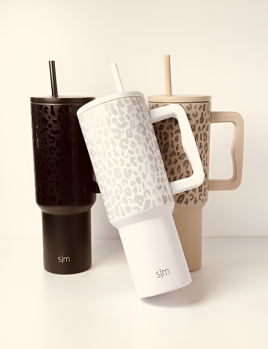 تراول ماگ پلنگی با بدنه مقاوم و درب محکم