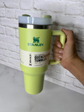 تامبلر سبز ۴۰ اونس استنلی، مناسب استفاده در سفر و فضای باز