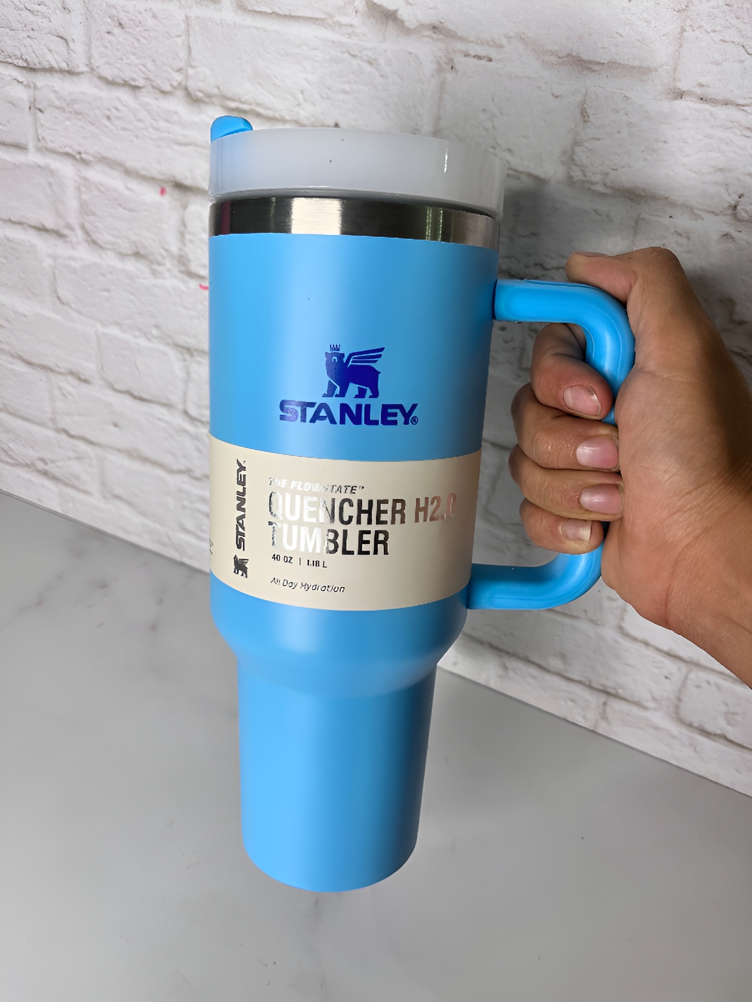 تامبلر استنلی ۱۱۸۰ سی‌سی آبی روشن، طراحی شیک و دوستدار محیط زیست