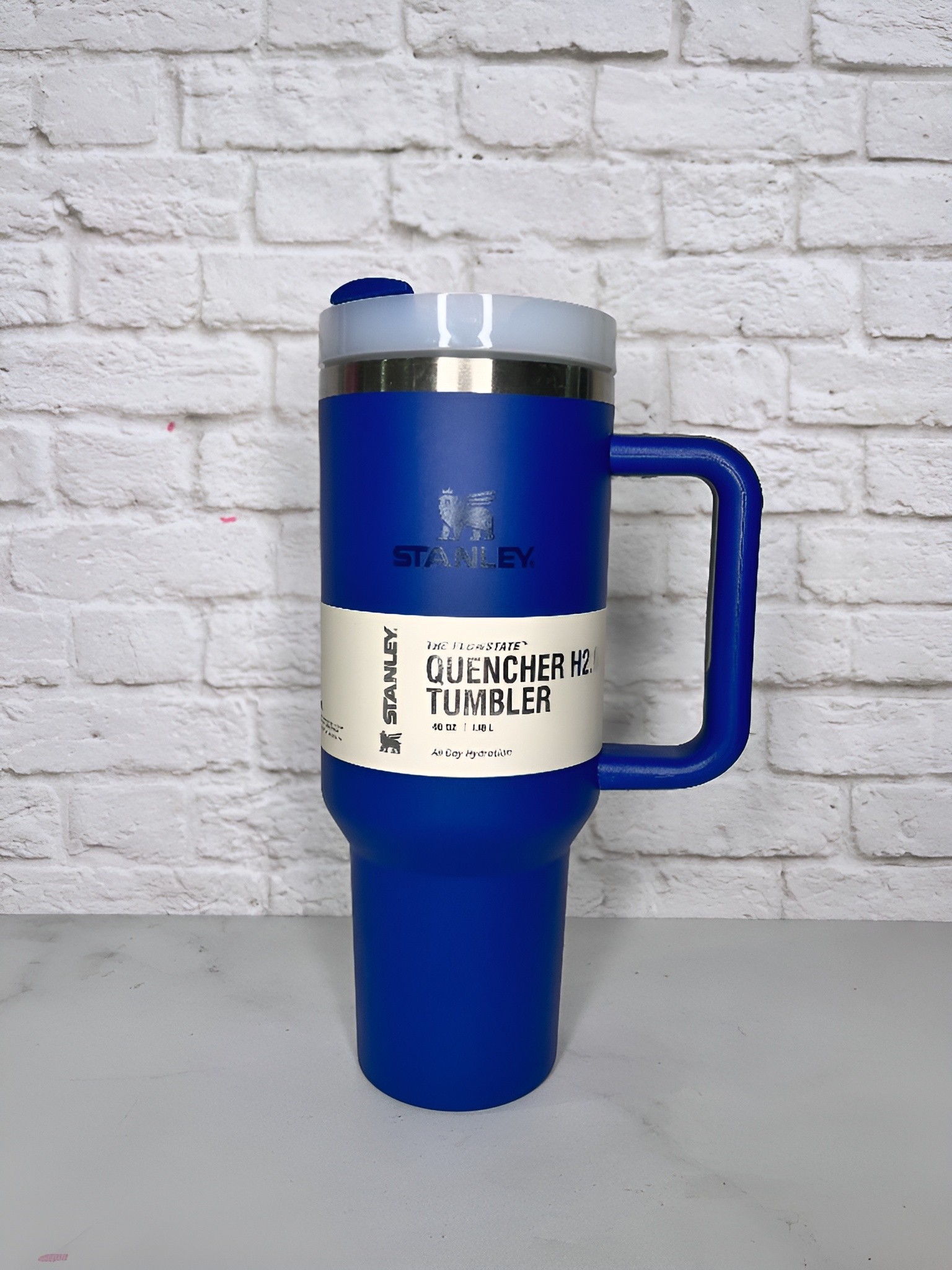 تامبلر استنلی آبی تیره ۱۱۸۰ سی‌سی با بدنه مقاوم و کیفیت بالا