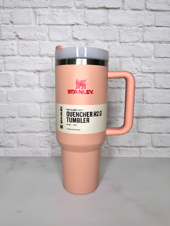 ماگ استنلی گلبهی برای نوشیدنیهای گرم و سرد با طراحی زیبا