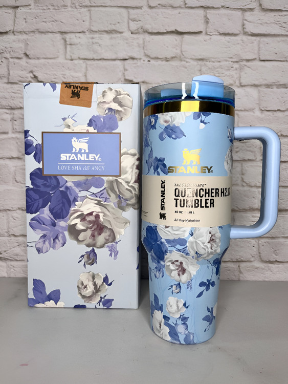 ماگ آبی گلدار با بدنه مقاوم و ضد نشت