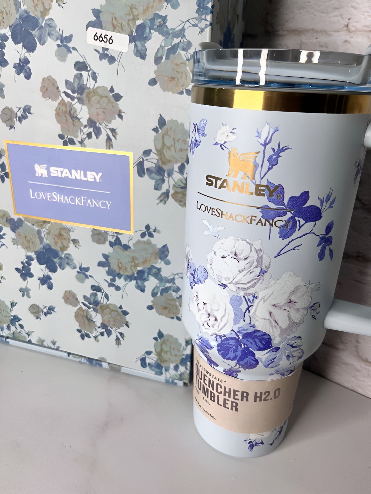 ماگ استنلی آبی گل‌دار مناسب هدیه