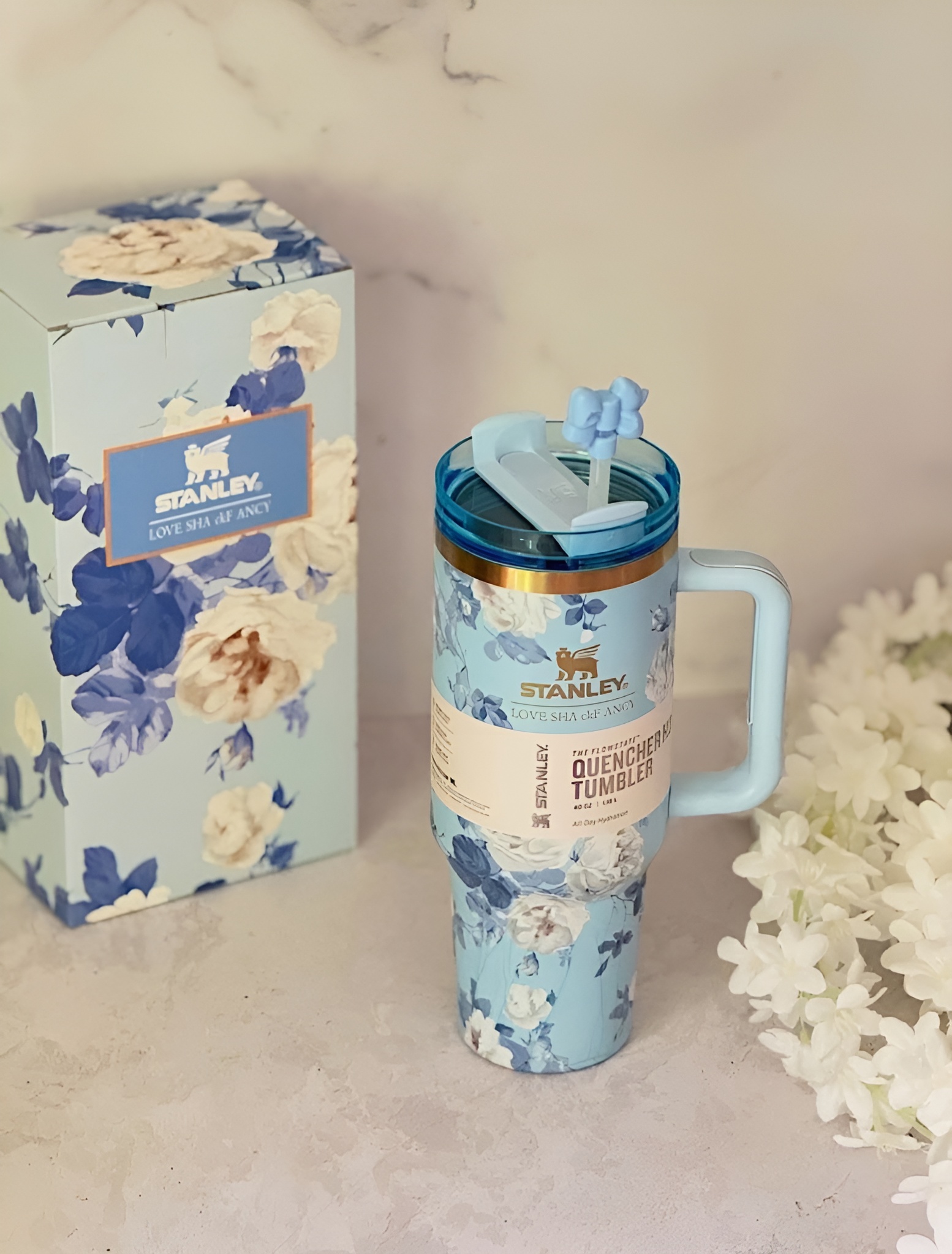 ماگ گل‌دار استنلی مناسب محل کار و سفر