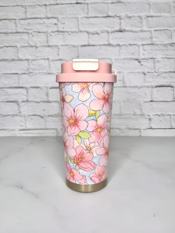 ماگ گلدار با طراحی مدرن و سبک خاص