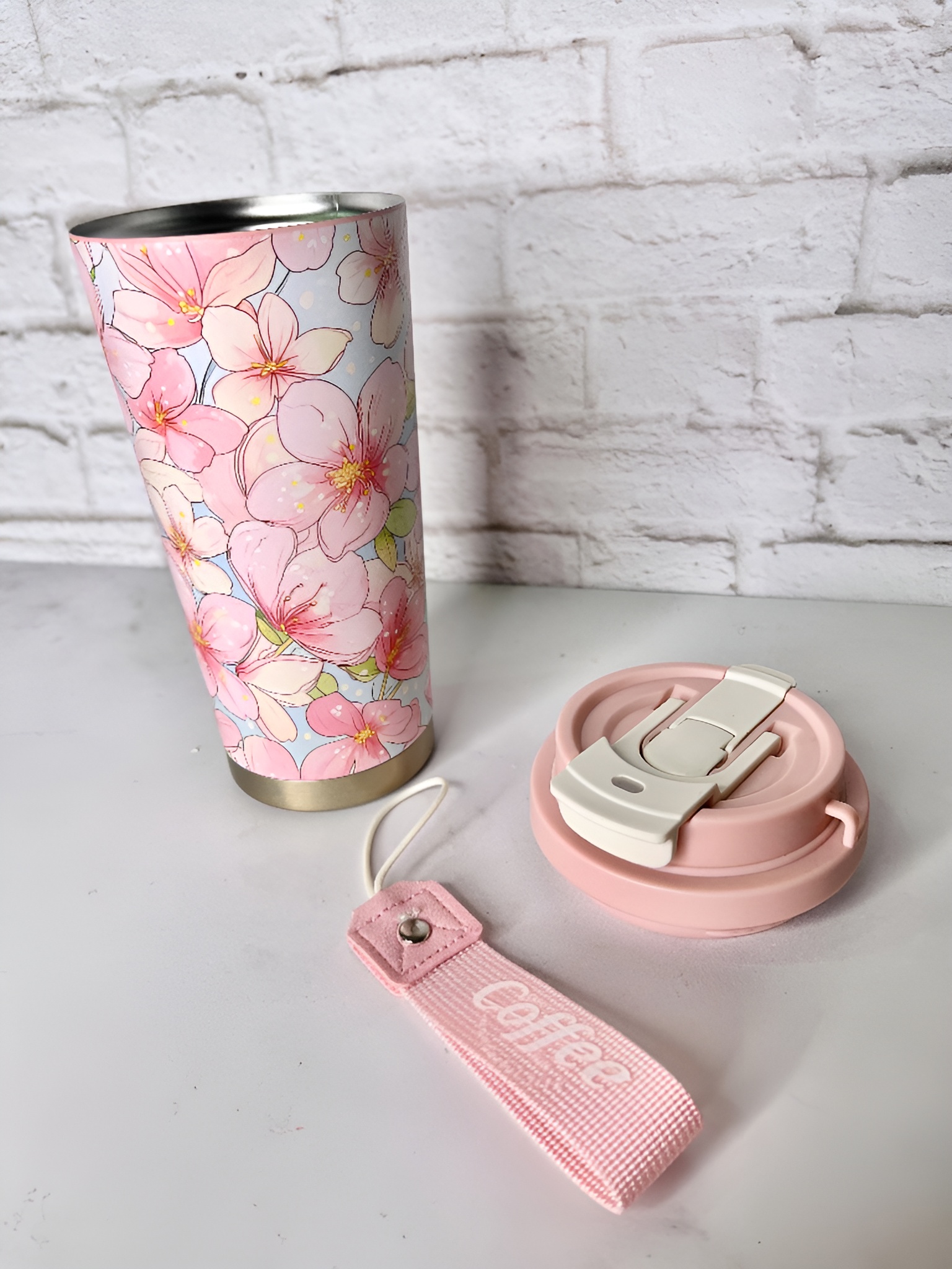 تراول ماگ فانتزی گلدار با طراحی خاص و لطیف